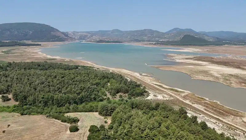 İzmir'de Tehlike Çanları: Su Seviyeleri Geçen Yıla Göre Yüzde 50 Düşüş Gösterdi