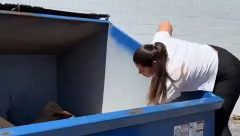 Alışveriş Yerine Çöp Karıştıran Kadın, İki Yılda 2 Milyon TL Kazandı!