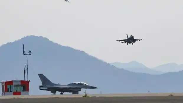 Güney Kore'de Tatbikatta Şok Hata: Mühimmat Yerleşim Yeri Üzerine Düştü