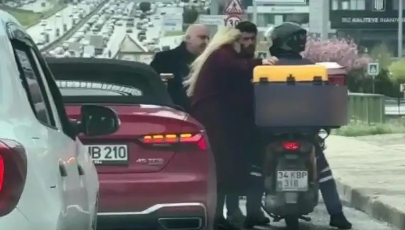 D-100'de Yaşanan Silahlı Tartışma: Motokurye Dehşeti!