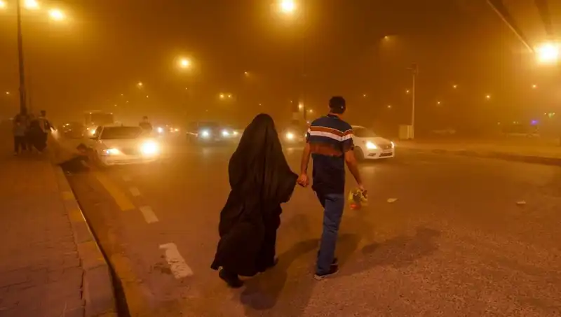 Irak'ta Kum Fırtınası: Havalimanları Kapandı, Sağlık Krizi Yaşanıyor