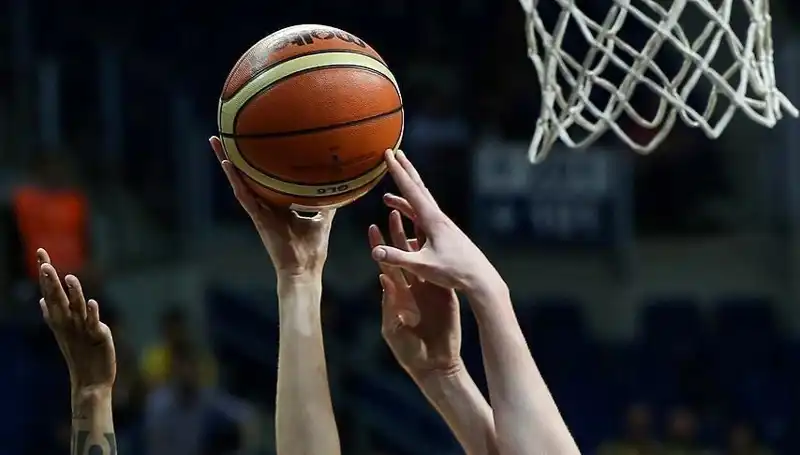 Kadın Basketbolunda Tarihi Mücadele: Fenerbahçe ve Beşiktaş Yarı Finalde Karşı Karşıya