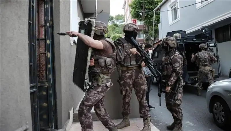 İstanbul'da DAEŞ'e Yönelik Şok Operasyon: 20 Kişi Gözaltına Alındı