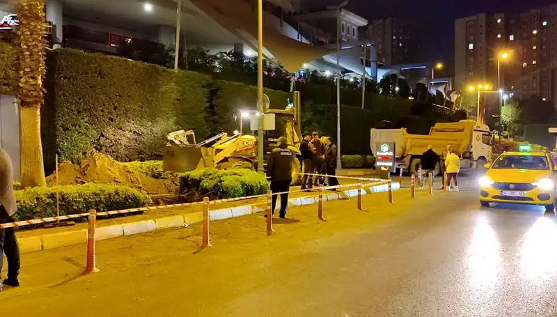 AVM Girişinde Doğalgaz Paniği: Alışveriş Keyfi Bir Anda Tehlikeye Dönüştü