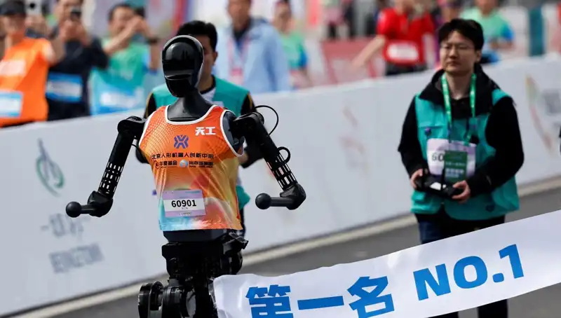 Çinli Robotların Maraton Koşusunda İnsanlara Karşı Gücü Test Edildi