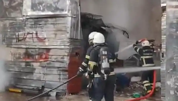 Şanlıurfa'da Korkutan Hurda Deposu Yangını: Şehri Alarm Durumuna Geçirdi