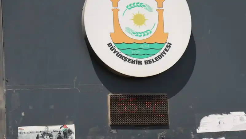 Beklenmedik Sıcaklık: Termometreler 55 Dereceyi Aştı!