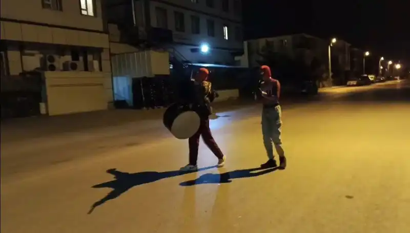 Erzincan Sokaklarında Sahur Geleneği: Örümcek Adamlar Coşkuyla Eğlendi