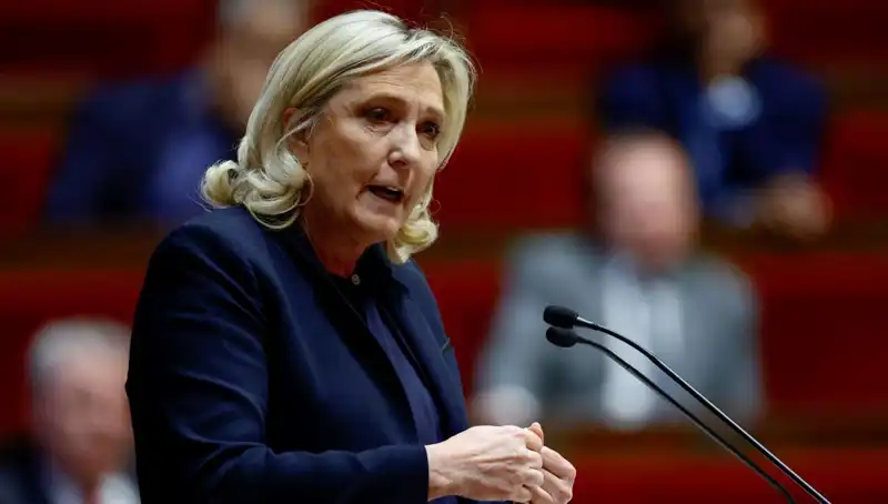 Le Pen İçin Tarihi Karar: Suçlu Bulunursa Adaylığı Tehlikede!