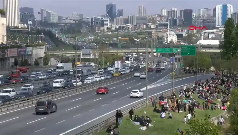 Deprem Sonrası Şehirlerde Trafik Yoğunluğu Yüzde 56 Arttı: Nedenleri ve Çözüm Yolları