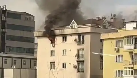Mecidiyeköy'de Dört Katlı Binada Yangın Paniği: Komşular Korku İçinde!