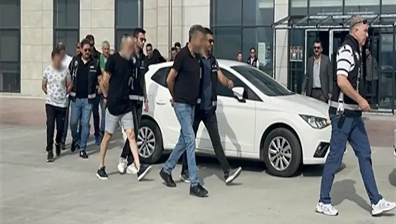 36 Bin Kişiyi Dolandıran Turizm Şirketinin Gerçek Yüzü: Hem Kandırıldılar Hem Kandırdılar!