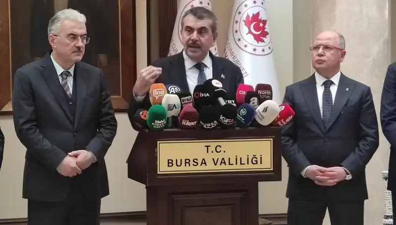 Bakan Tekin, Protestolara Katılan Çalışanlara Yaptırım Uygulayacaklarını Duyurdu