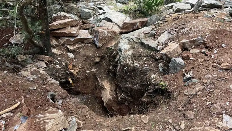Eski Vali ve Emekli Albay Define Ararken Yakalandı: Sıra Dışı Olayın Ayrıntıları