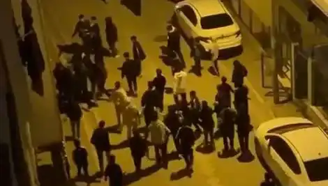 Esenyurt'ta Sopalı Saldırı: Gençler Arasında Büyüyen Kavga Nasıl Patlak Verdi?