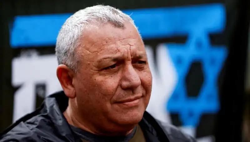 İsrail Siyasetinde Büyük Çalkantı: Gadi Eisenkot Görevinden Ayrıldı