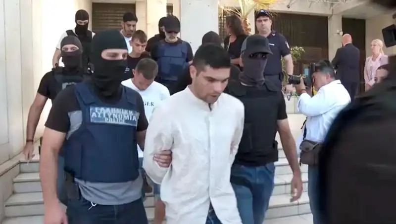 Atina'da Şok Eden Cinayet: Profesörün Ölümü ve Gözaltılardaki Gizem