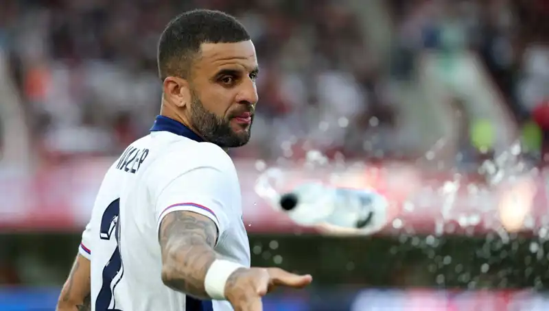 Fenerbahçe, Walker transferinde sürpriz bir karar aldı!
