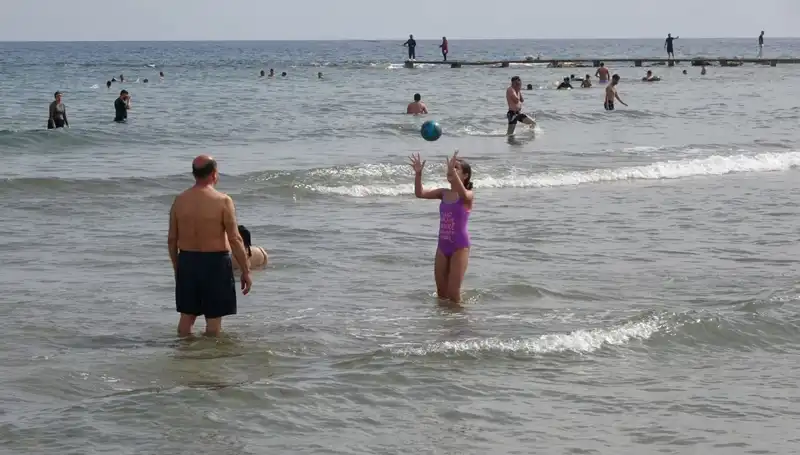 Bu Yaz Sıcak Hava İle Başlıyor: Erken Deniz Keyfi Başladı!