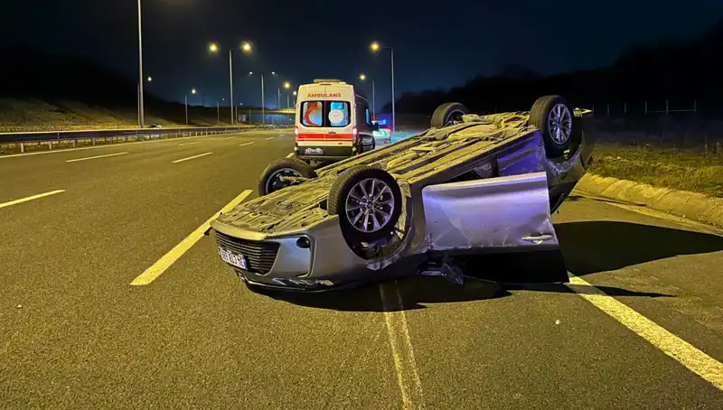 Kuzey Marmara Otoyolu’nda İki Araç Çarpıştı: Yaralılar Hastaneye Kaldırıldı