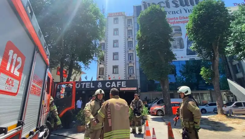 Fatih'te Otel Yemekhanesinde Çıkan Yangın Nedenini Araştırıyoruz