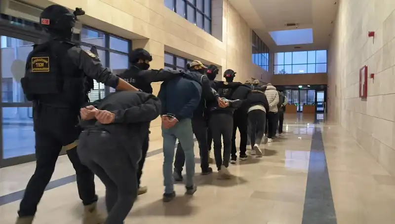 DAEŞ'e Darbe: 47 İlde 298 Şüpheli Gözaltına Alındı