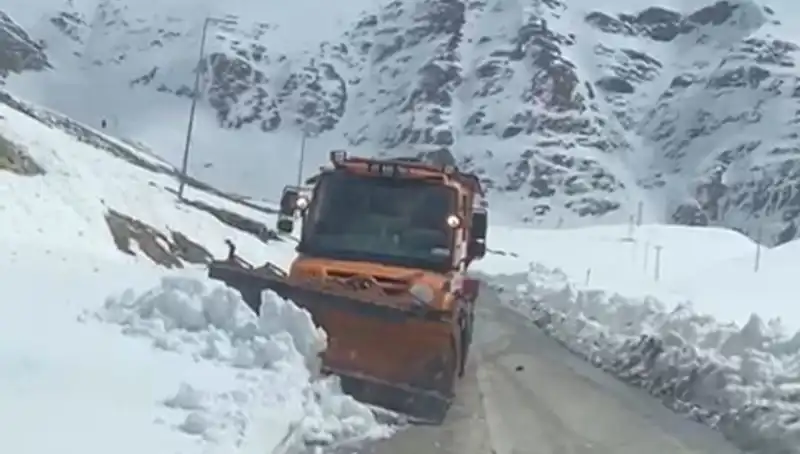 Beş Aylık Kar Tatili Sonunda Bitti: Kayak Merkezi Yeniden Açıldı!