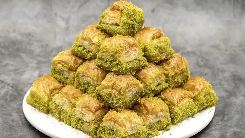Baklavadan Bakteri Fırtınası: Uzmanlardan Olası Ölüm Riskine Dikkat!