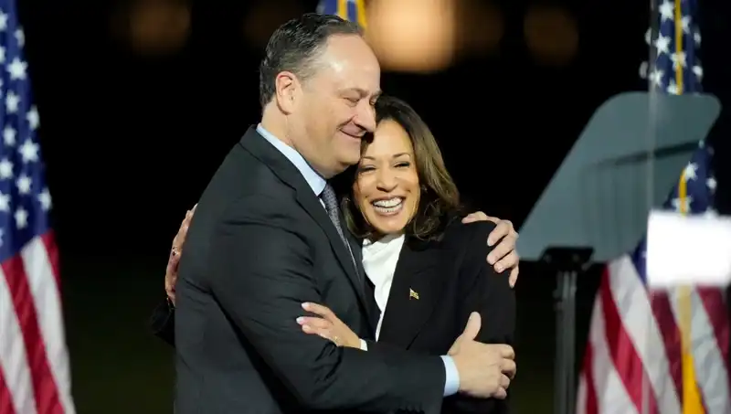 Trump, Kamala Harris’in Eşini Kovdu: Siyasi Gelişmeler Neler?