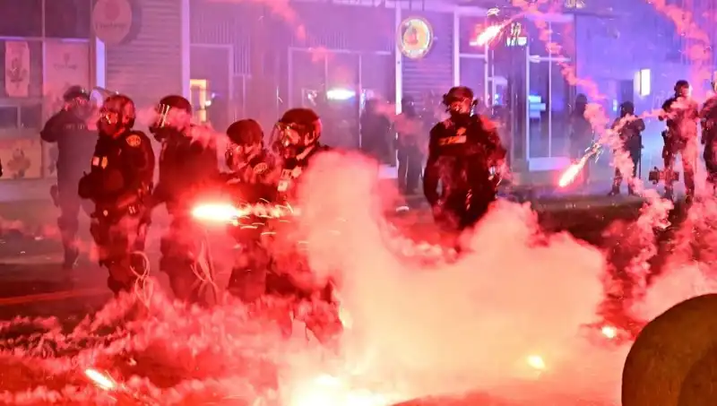 ABD'de İsyan Büyüyor: Los Angeles'taki Protestolar Yayılıyor