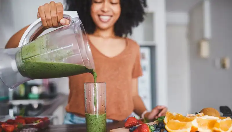 Smoothie ile Meyve Suyu: Hangisi Sağlığınıza Daha Fazla Katkı Sağlıyor?