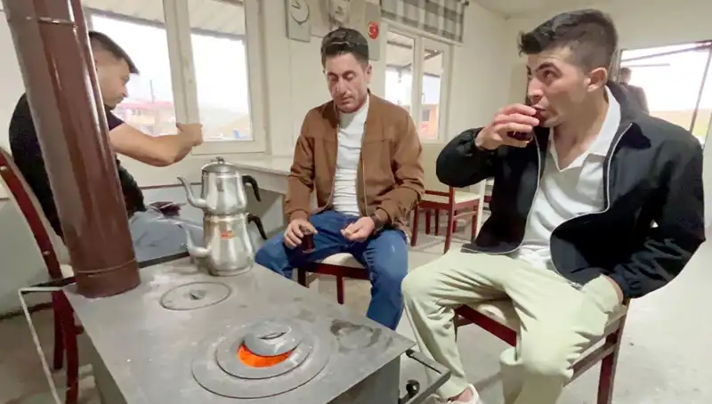 Temmuz Ayında Soba Yakmak Hava Sıcaklığının 0 Dereceye Düşmesiyle Zorunlu Hale Geldi