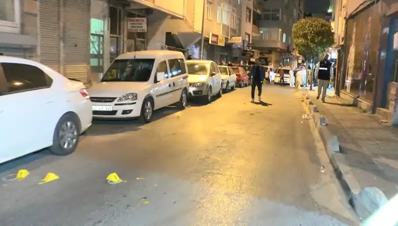 İstanbul'da Motosikletli Saldırı: Bir Kişi Hayatını Kaybetti, Diğeri Yaralı