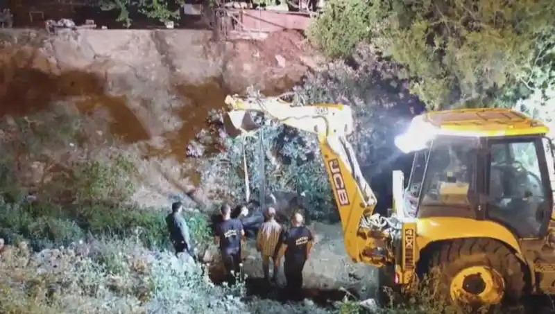 Hatay'da İneğin Kurtarılması İçin Uygulanan Heyecanlı Operasyon