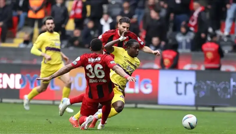 Milli Ara Sona Erdi! Süper Lig'de Heyecan Dolu Haftaya Hazır Müsabakalar