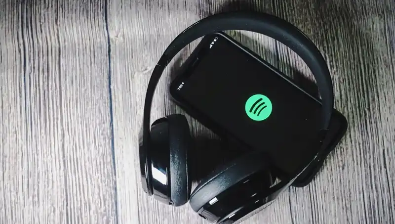 Yapay Zeka Tehlikesi: Spotify Ölü Sanatçılar İçin Şarkılar Yayınlıyor!