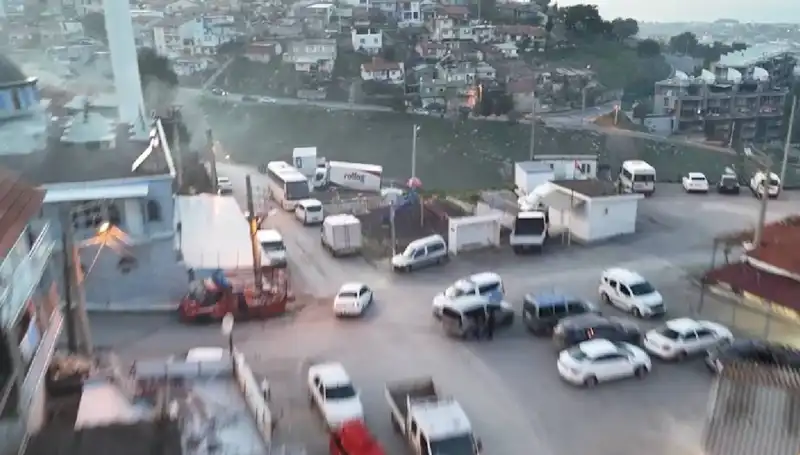 İzmir'de Büyük Operasyon: 99 Gözaltı ve Suç Şebekelerine Darbe