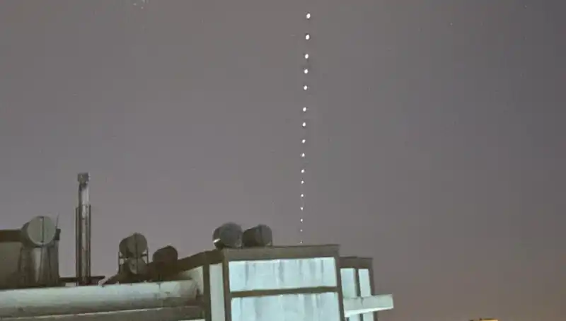 Adana Gökyüzünde Starlink Heyecanı: Dumanı Üstünde Fırlatılan Uydu Sürüleri