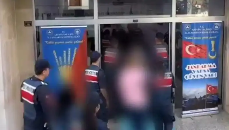 FETÖ’ye Yönelik 30 İlde Dev Operasyon: 65 Kişi Tutuklandı