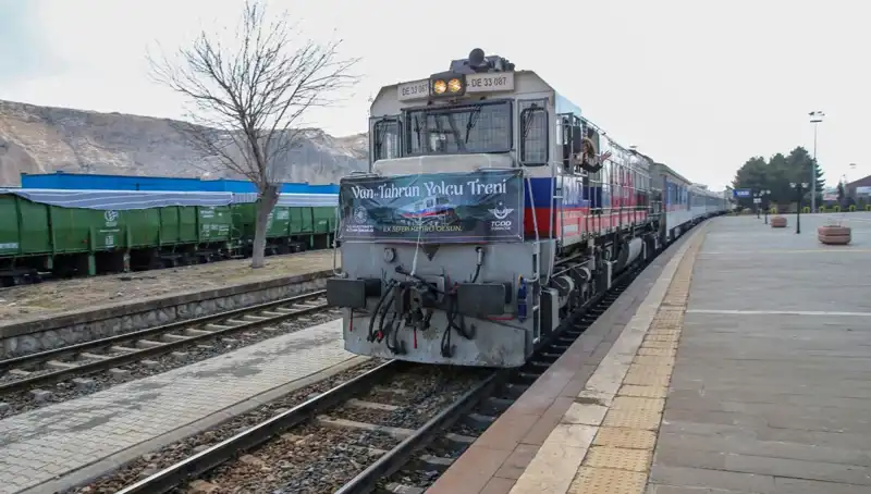 Van-Tahran Tren Seferleri Başladı: Tarihi Bir Bağlantı Yeniden Canlanıyor