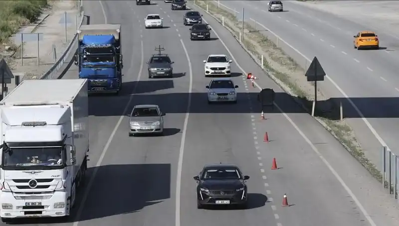 Ankara'da Ağır Tonajlı Araçlara Kısıtlama Getirildi: Şehir Trafiği Rahatlayacak Mı?