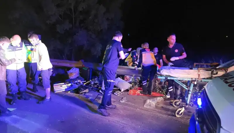Minibüs Kazasında Hayatlarını Kaybedenler İçin Sürücü Tutanakları İnceleniyor