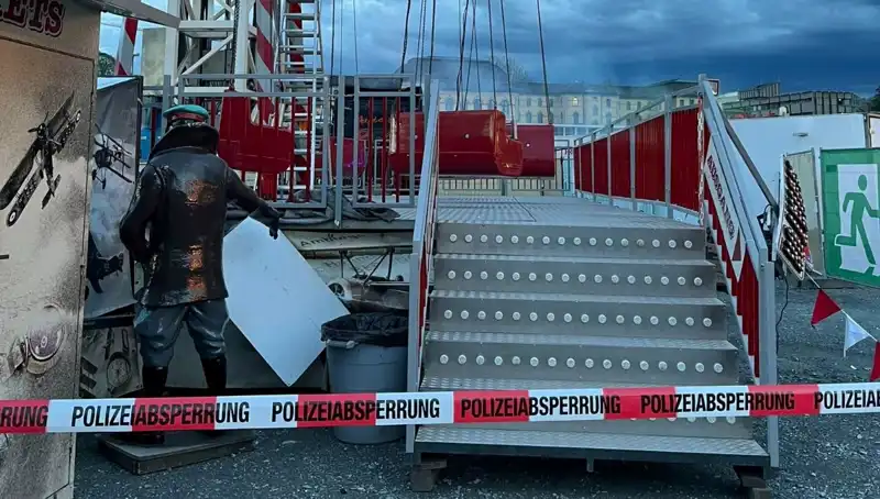 Dönme Salıncağın Kazası: Reklam Direklerine Çarpma Anı ve Sonrası
