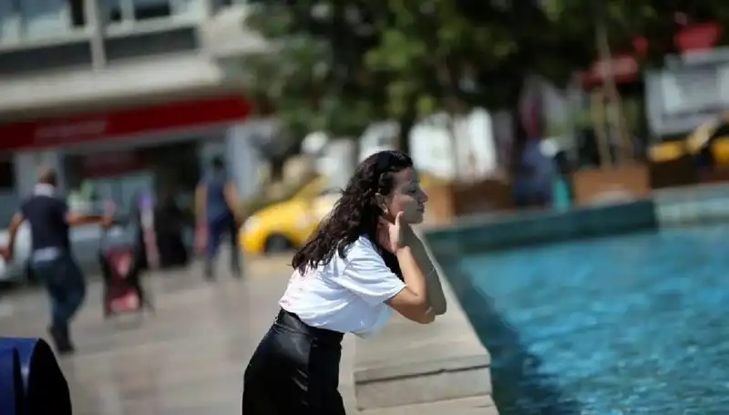 Cizre'de Sıcaklık Tarihleri Alt Üst Etti: 49.1 Derece!