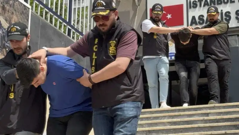 Üsküdar'da Silahlı Saldırı: 3 Kişi Gözaltında, Korkutan Anlar Yaşandı!