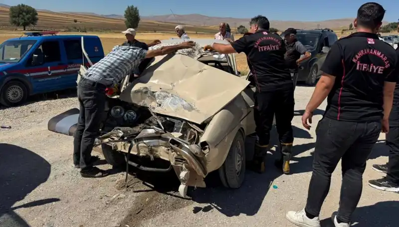 Kahramanmaraş'ta Kamyonet ve Otomobil Çarpıştı: Kazada Yaralılar Var