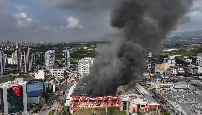 Mersin’de Fabrika Yangını: TOMA İhalesiyle Yangınlara Müdahale Hızlandı