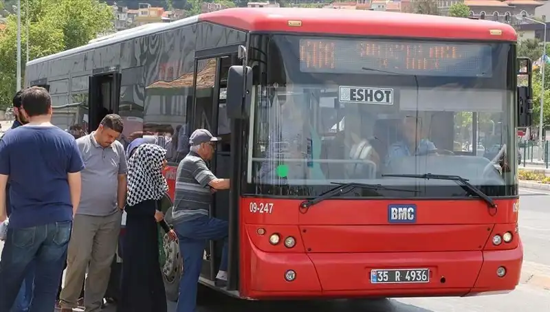 İzmir'de Öğrenci İndirimine 30 Yaş Sınırı Getirildi, Cezası Şok Etti!