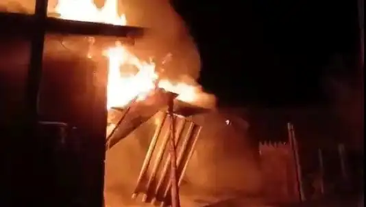 Karabük'te Korkutan Yangın: İki Ev Kül Oldu, Mahalleli Şokta