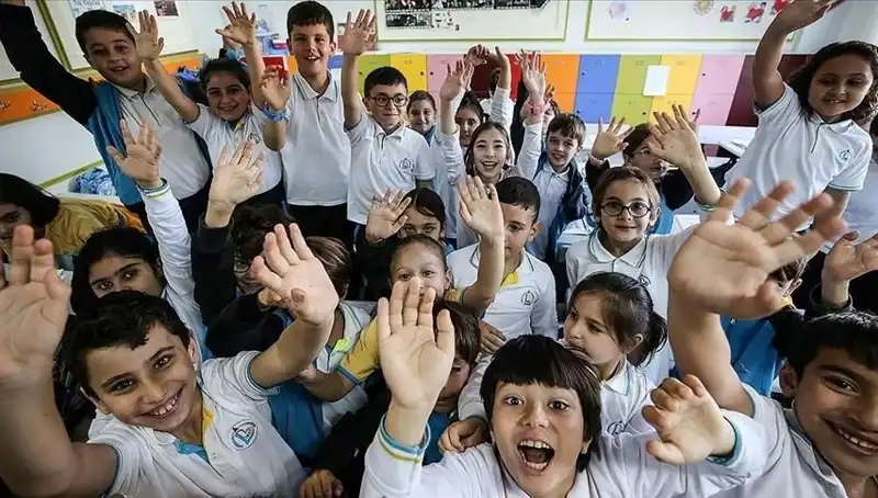9 Günlük Tatilin Ardından Okullarda Yeniden Eğitim Zili Çalıyor